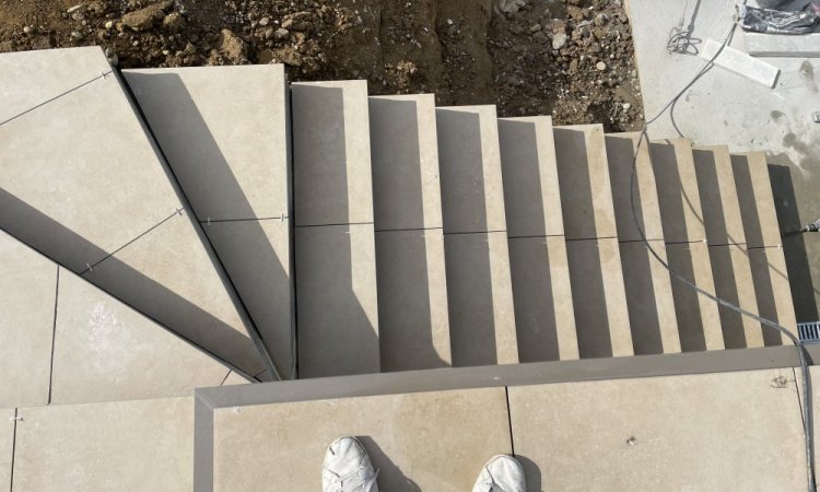 Construction et pose de terrasse en dalle 2 cm à Charnay-lès-Mâcon